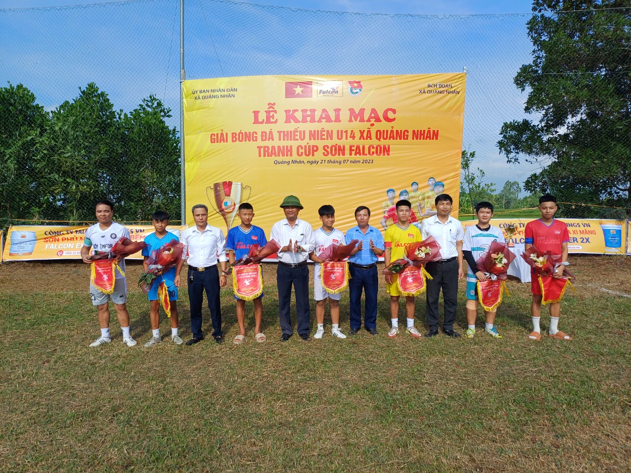 Khai mạc Giải bóng đá thiếu niên U14 xã Quảng Nhân